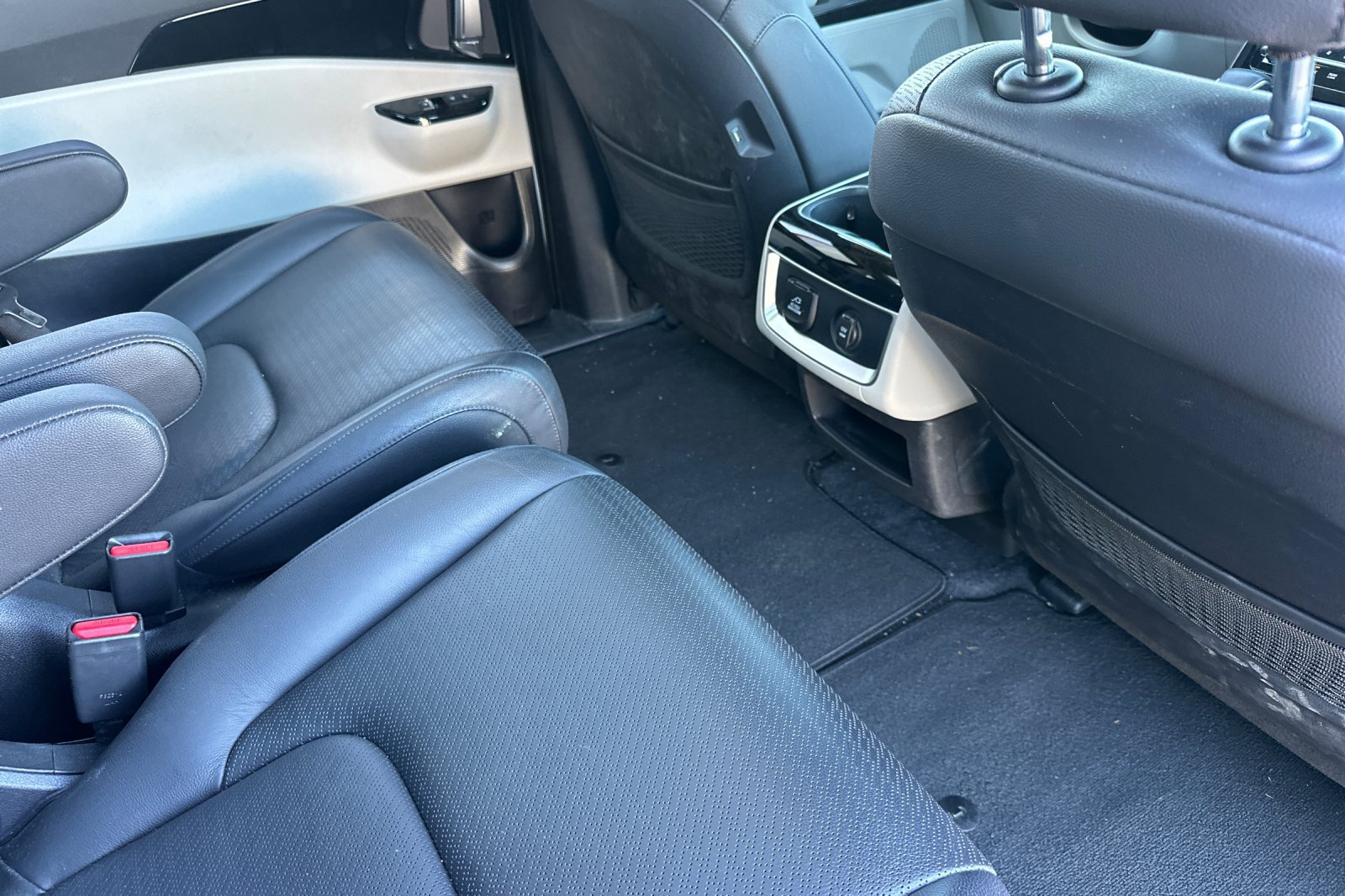 Used 2024 Kia Carnival SX Prestige FWD image 17