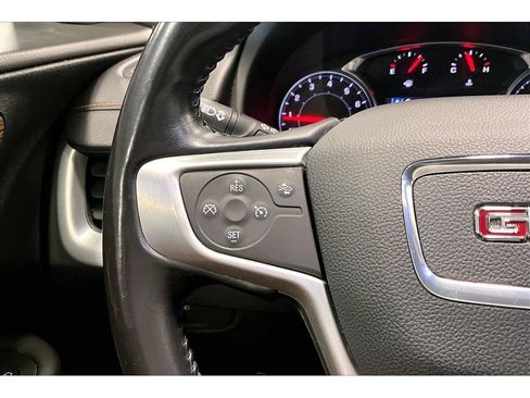 Used 2020 GMC Terrain SLE FWD image 10