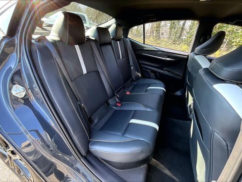 Used 2025 Toyota Camry SE FWD image 18