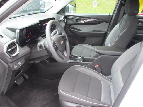 Certified 2024 Chevrolet TrailBlazer LS AWD/4WD image 11