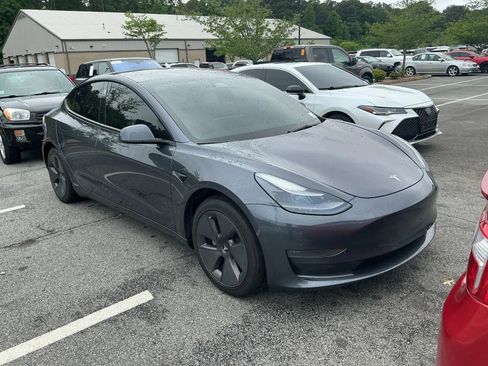 Used 2022 Tesla Model 3 Long Range AWD/4WD image 4