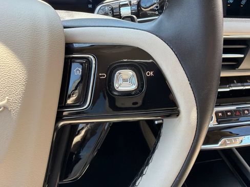 Used 2025 Lincoln Corsair FWD image 24