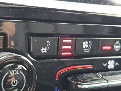 Used 2024 Jeep Grand Cherokee Limited 4xe w/ Luxury Tech Group II image 6