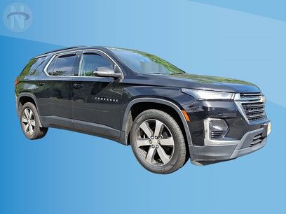 Used 2022 Chevrolet Traverse LT w/ LT Premium Package