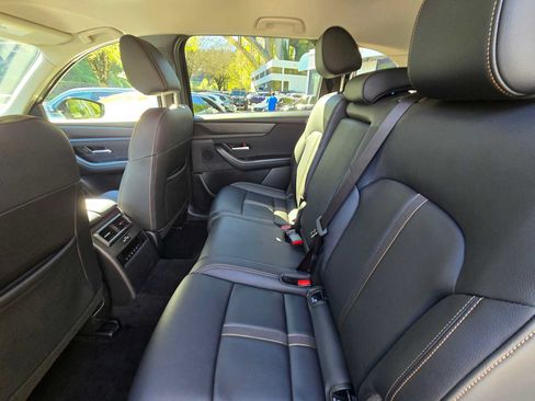 Used 2025 MAZDA CX-90 3.3 Turbo w/ Select Package AWD/4WD image 17
