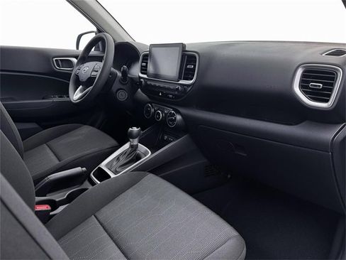 New 2026 Hyundai Venue SE image 15