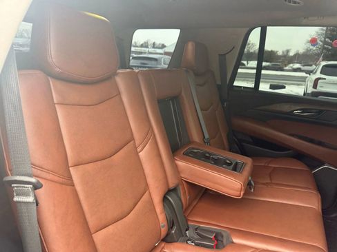 Used 2019 Cadillac Escalade Luxury image 54