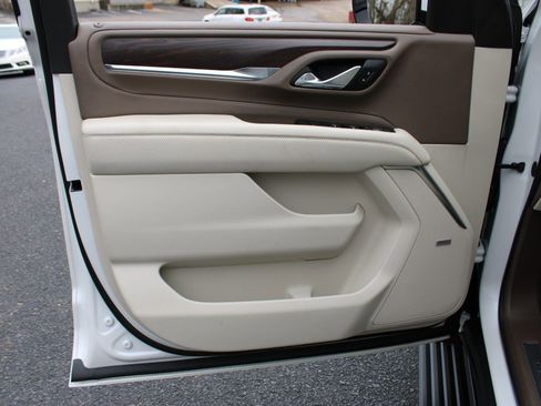 Used 2023 GMC Yukon Denali image 30