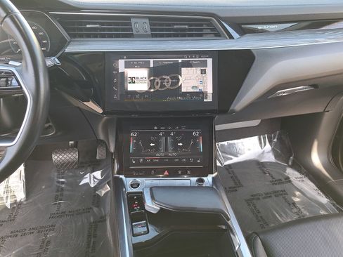 Certified 2023 Audi e-tron Premium Plus w/ Premium Plus Package AWD/4WD image 22