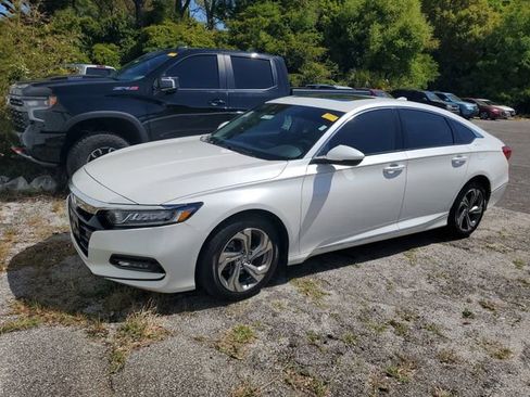 Used 2018 Honda Accord EX image 2