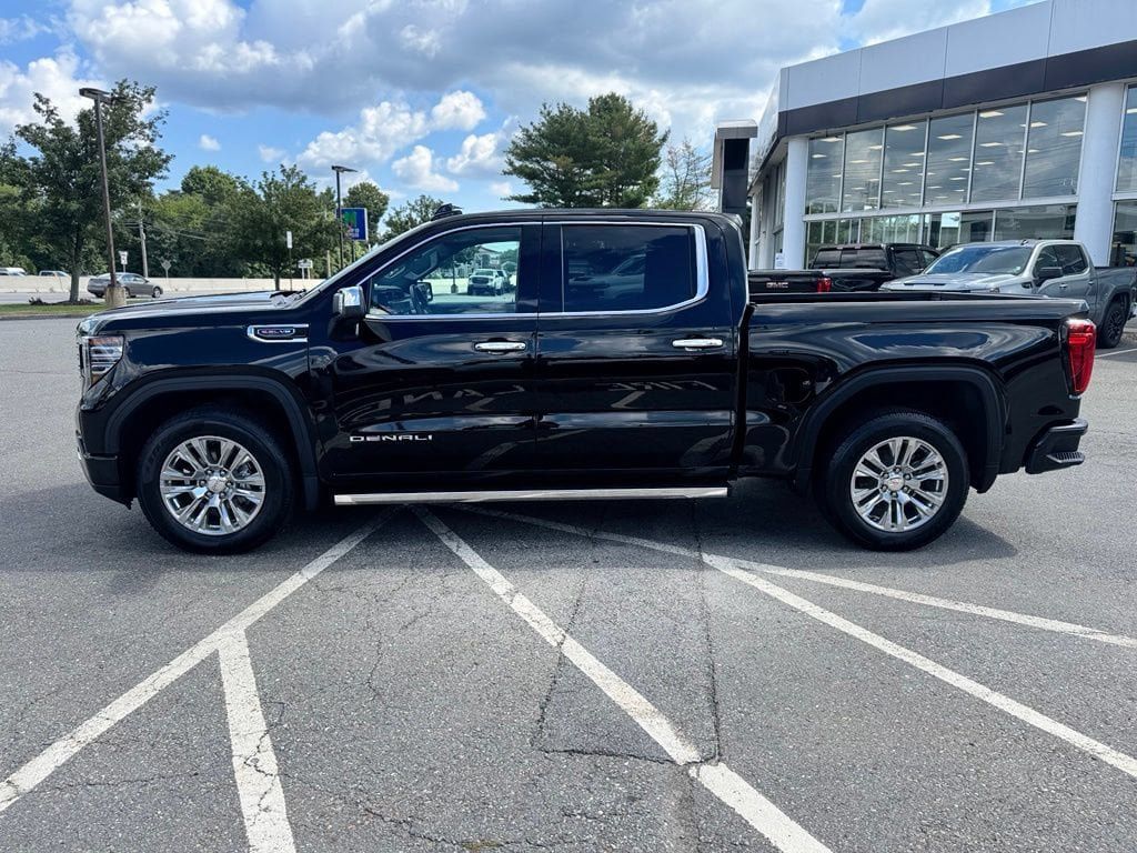 Used 2024 GMC Sierra 1500 Denali AWD/4WD image 2