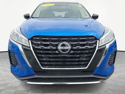 Used 2024 Nissan Kicks SV image 2