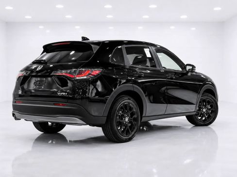 Used 2023 Honda HR-V Sport image 5