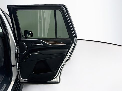 Used 2022 Cadillac Escalade Luxury RWD image 32