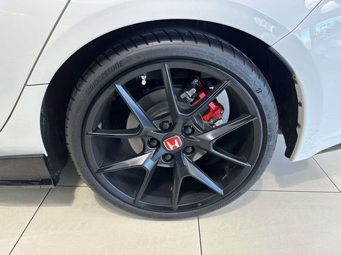 Used 2023 Honda Civic Type R image 8