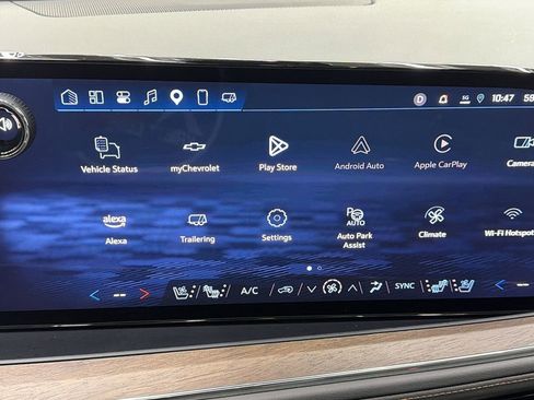 Used 2025 Chevrolet Suburban High Country AWD/4WD image 19