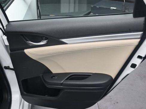 Used 2019 Honda Civic EX-L image 21