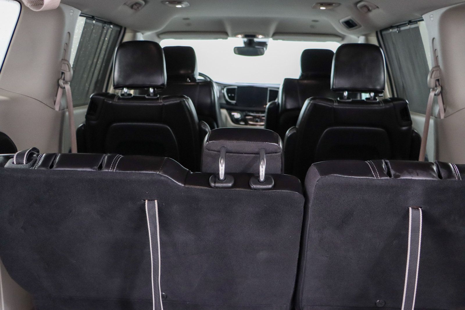 Used 2023 Chrysler Pacifica Touring-L FWD image 30