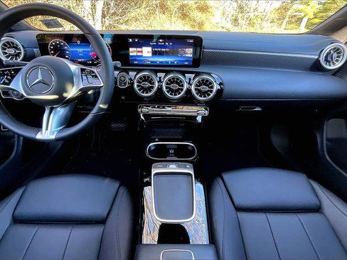 Used 2025 Mercedes-Benz CLA 250 4MATIC image 15