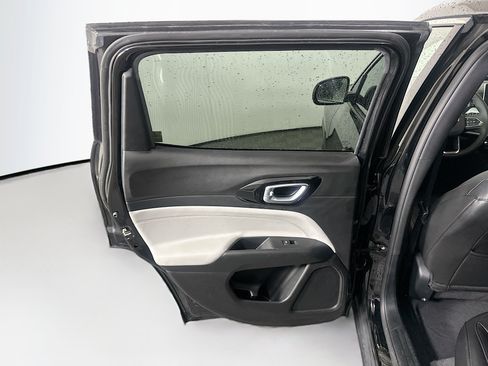 Used 2023 Jeep Compass Limited AWD/4WD image 25