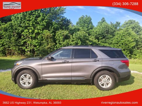 Used 2021 Ford Explorer XLT w/ Class III Trailer Tow Package AWD/4WD image 1