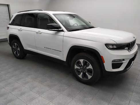 Used 2022 Jeep Grand Cherokee Limited 4xe w/ Luxury Tech Group II AWD/4WD image 13