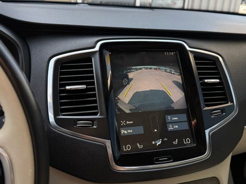 Used 2020 Volvo XC90 T6 Momentum AWD/4WD image 22