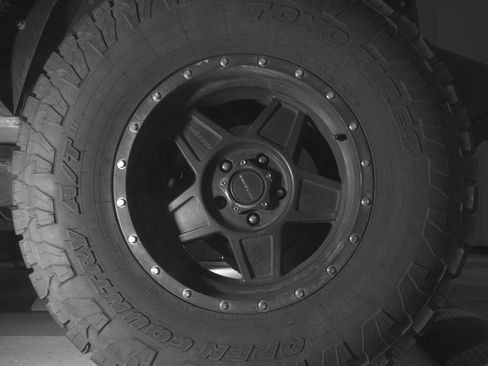 Used 2015 Jeep Wrangler Unlimited Rubicon w/ Connectivity Group AWD/4WD image 12