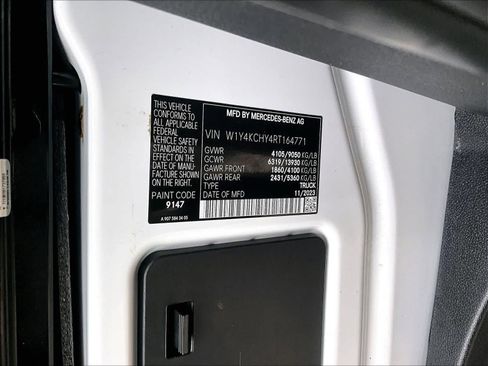 Used 2024 Mercedes-Benz Sprinter 2500 image 32