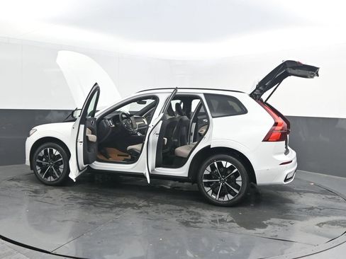 New 2026 Volvo XC60 B5 Plus w/ Protection Package Premier AWD/4WD image 37