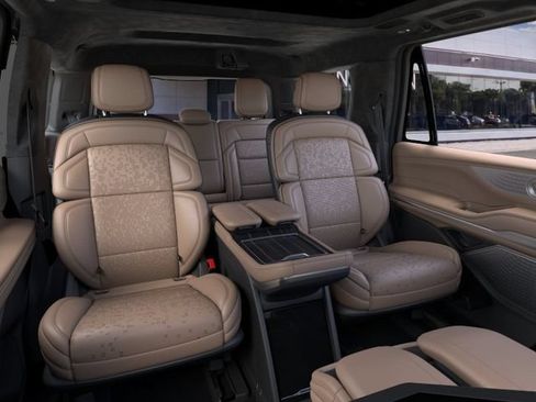 New 2026 Lincoln Navigator Black Label AWD/4WD image 11