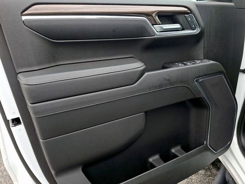 Used 2022 Chevrolet Silverado 1500 LT Trail Boss w/ Protection Package image 12