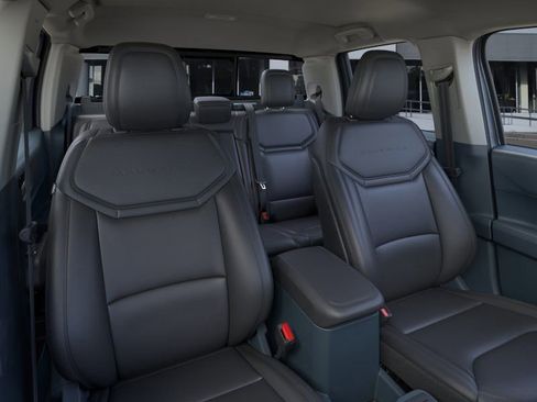 New 2025 Ford Maverick Lariat w/ Black Appearance Package image 10