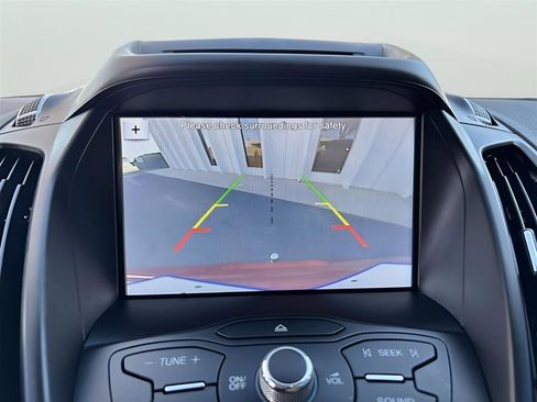 Used 2016 Ford Escape SE w/ Equipment Group 201A image 22