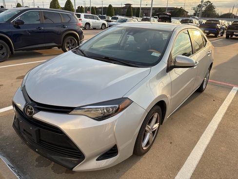 Used 2017 Toyota Corolla LE image 1