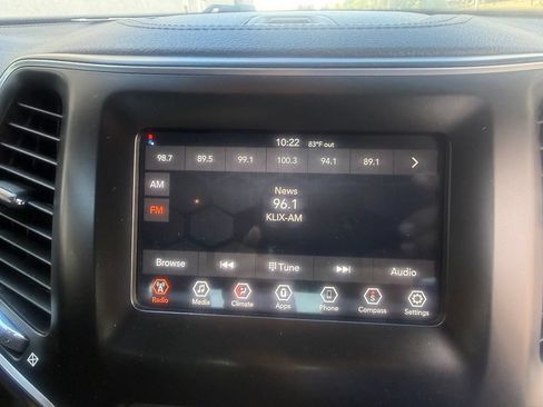 Used 2020 Jeep Cherokee Latitude AWD/4WD image 52