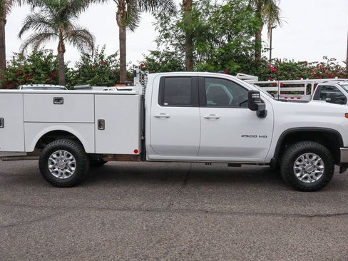 Used 2022 Chevrolet Silverado 2500 LT w/ Convenience Package image 11