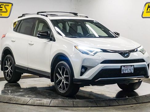 Used 2018 Toyota RAV4 SE w/ Power Extra Value Package image 5