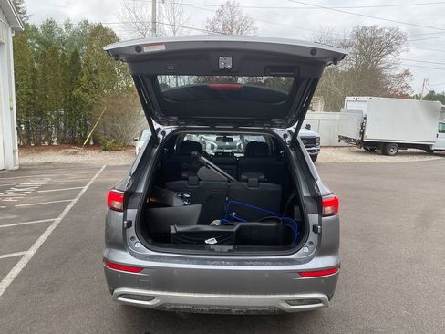 Used 2024 Mitsubishi Outlander SE image 24