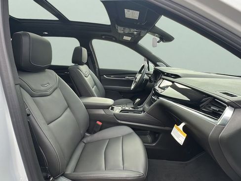 New 2025 Cadillac XT6 Sport w/ Technology Package image 25