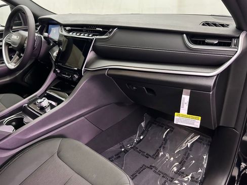 New 2025 Jeep Grand Cherokee Laredo X image 22