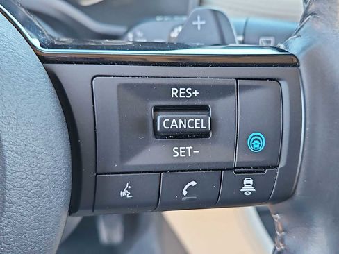 Used 2023 Nissan Rogue SL image 25