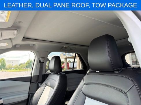 Used 2024 Ford Explorer XLT w/ Equipment Group 202A AWD/4WD image 11