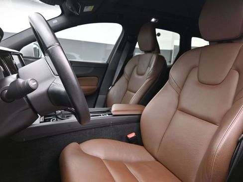 Used 2020 Volvo XC60 T5 Inscription w/ Protection Package Premier image 9