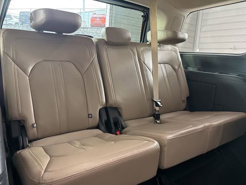 Used 2024 Ford Expedition Limited image 29