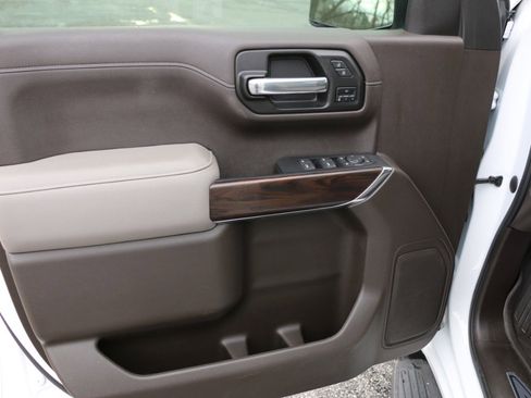 Used 2021 GMC Sierra 1500 SLT w/ SLT Premium Package image 16