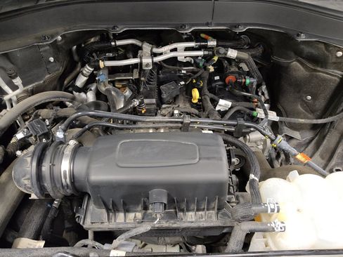 Used 2021 Ford Explorer XLT w/ Equipment Group 202A image 30