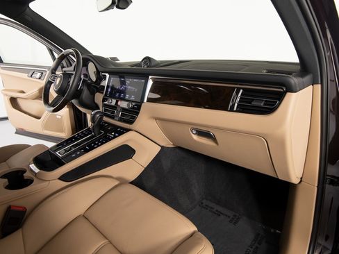 Certified 2024 Porsche Macan S image 29