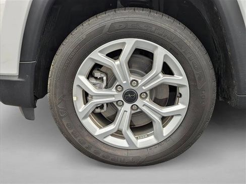 New 2026 Jeep Compass Latitude image 9