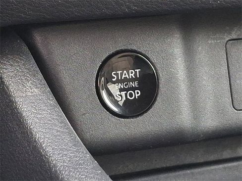 Used 2024 Nissan Rogue SV image 25